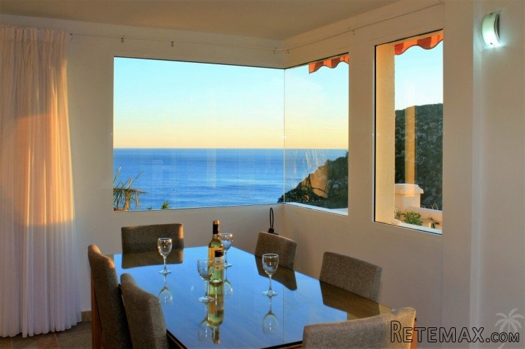 This beautiful villa is located in Cumbre del Sol and.. - 3