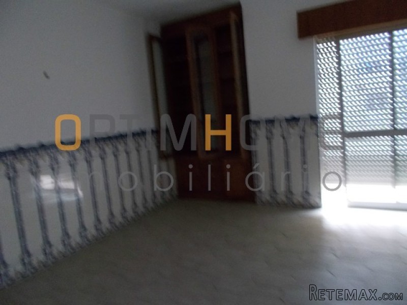3 Bedrooms Flat For Sale - Santarem - 2