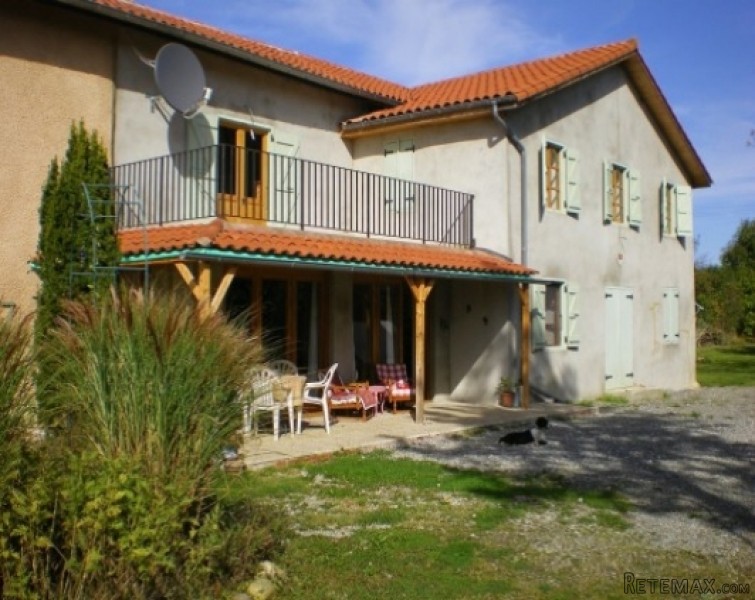 Large house or two separate house with.. - 2