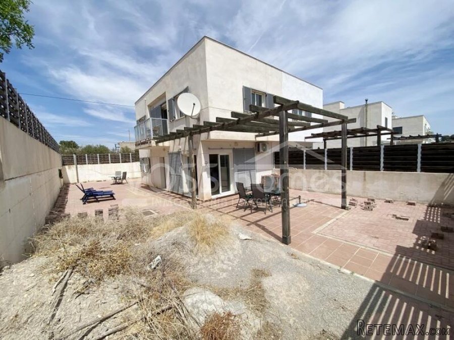 NEW & EXCUSIVE TO VOSS HOMES - A very spacious, modern.. - 5