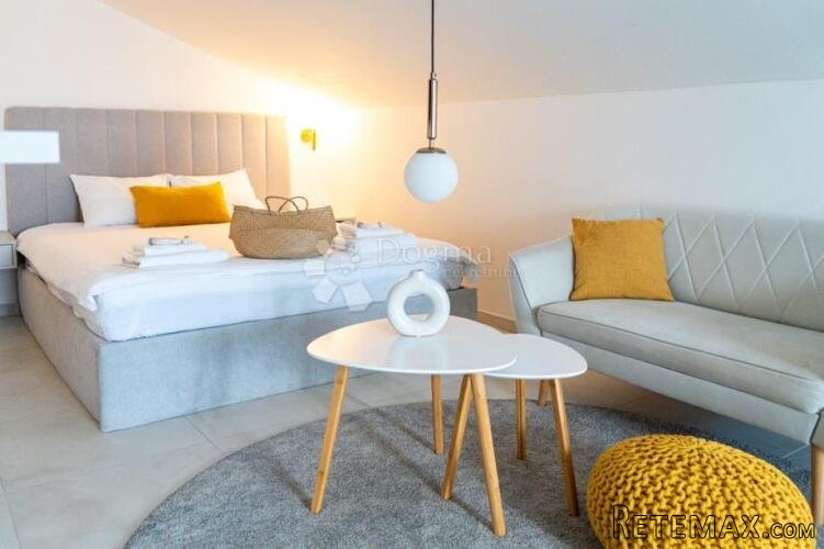 Uhodano poslovanje - 4 apartmana - PRILIKA!
