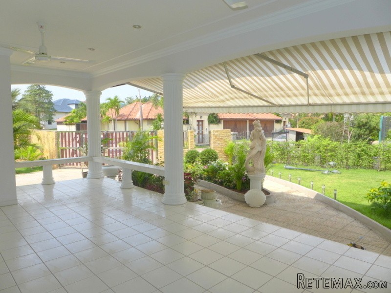 Massive 3 bedroom pool-villa in upscale.. - 2