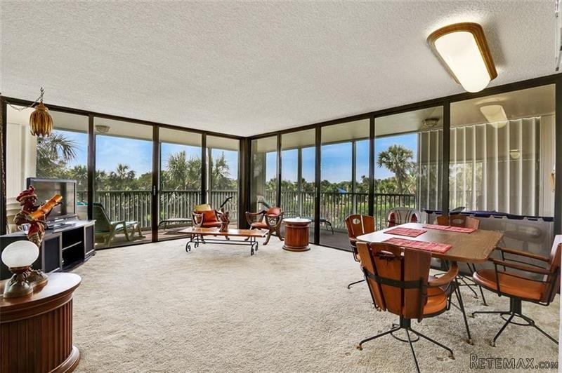 2 bedroom Residence For Sale: Stuart..