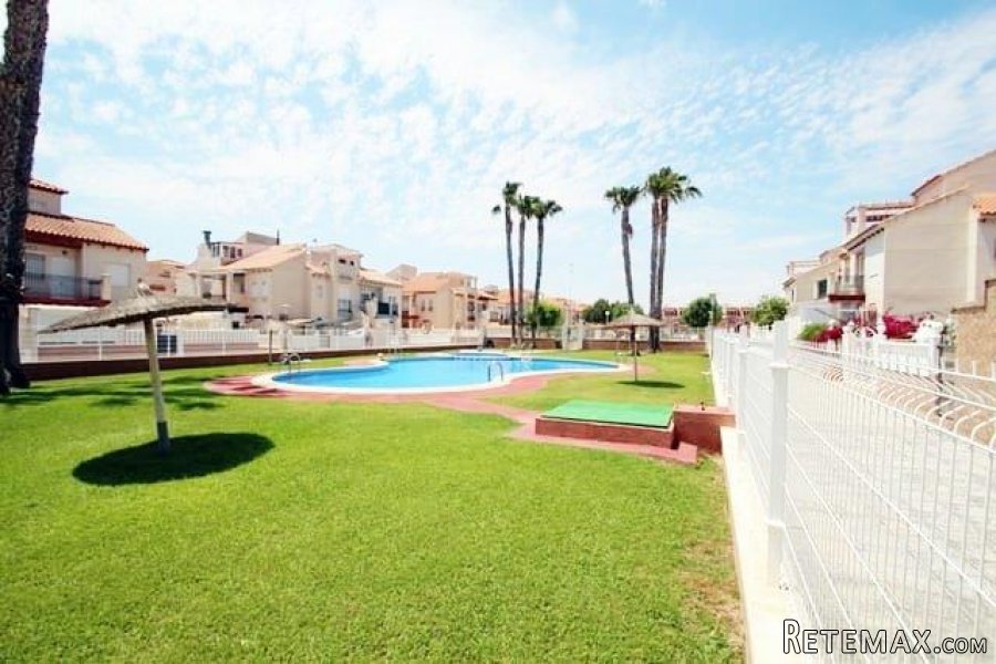 Bonito Bungalow bajo reformado en Playa Flamenca – U.. - 2