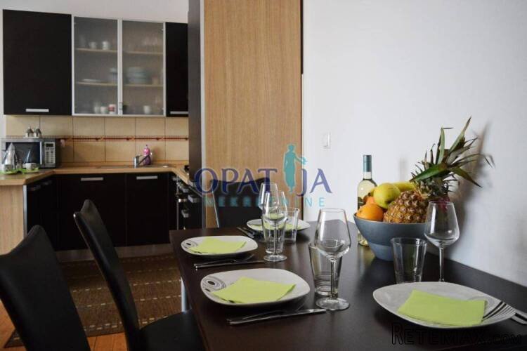 Trosoban stan sa dnevnim boravkom, loggia, parking, lift - 2