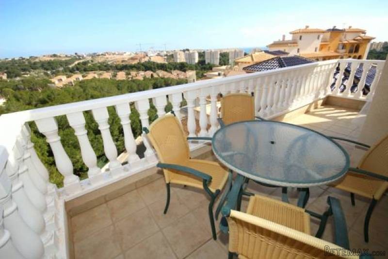 2 Bedroom 1 Bathroom Penthouse In..