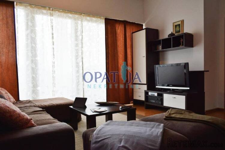 Trosoban stan sa dnevnim boravkom, loggia, parking, lift - 3