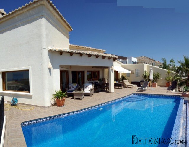 Single storey detached villa with panoramic sea views.. - 4
