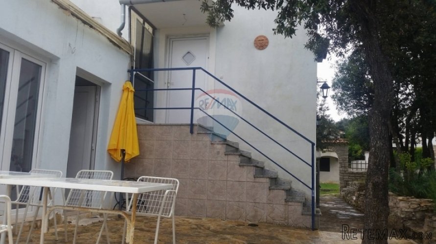KUĆA S 3 APARTMANA NEDALEKO OD MORA! - 4