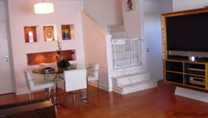 2 Bedroom Duplex Apt In The Town Centre..