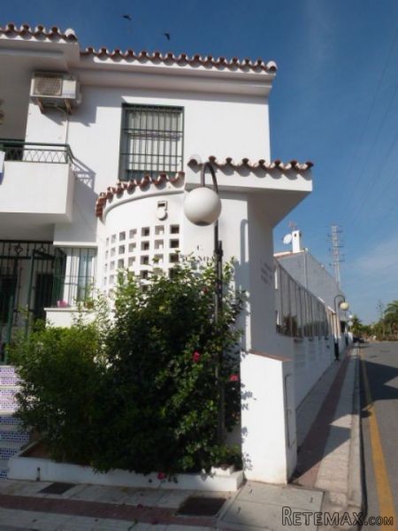4 bedroom, 3 bathroom Townhouse, (build..