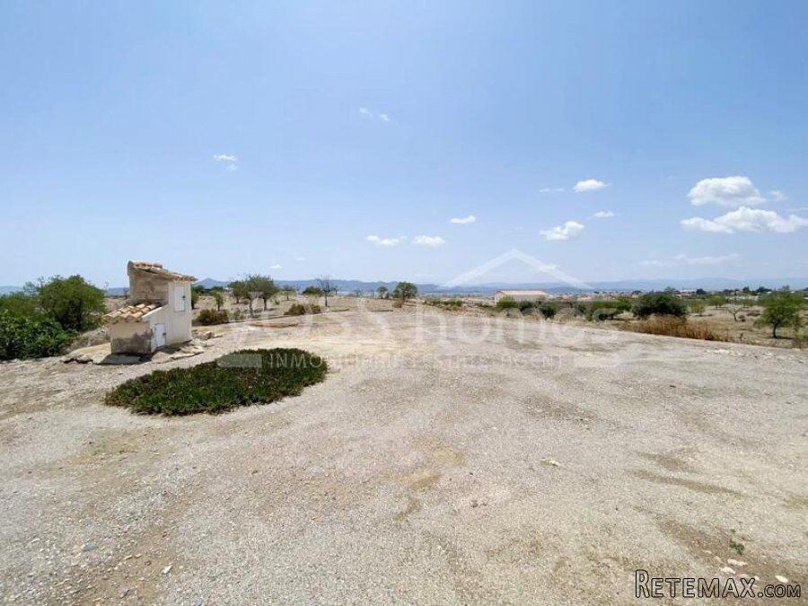 NEW & EXCLUSIVE LISTING TO VOSS HOMES - A spacious.. - 7