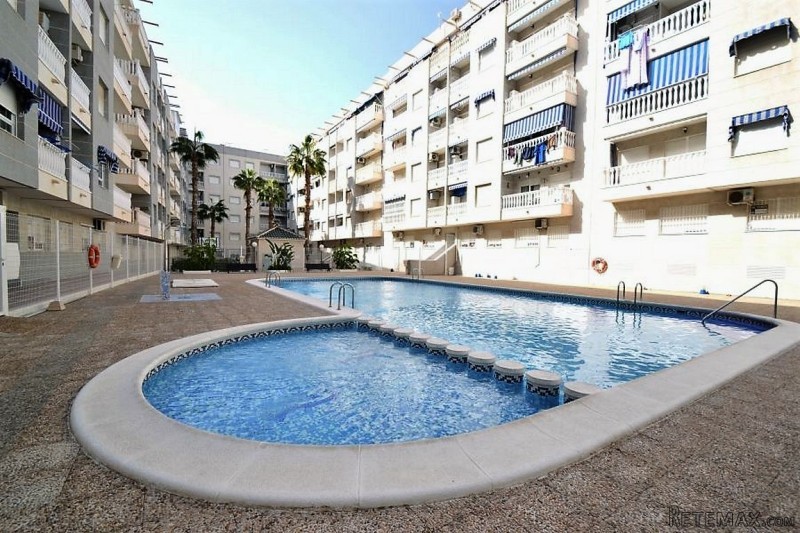 2 bedroom, 1 bathroom Apartment, (build..