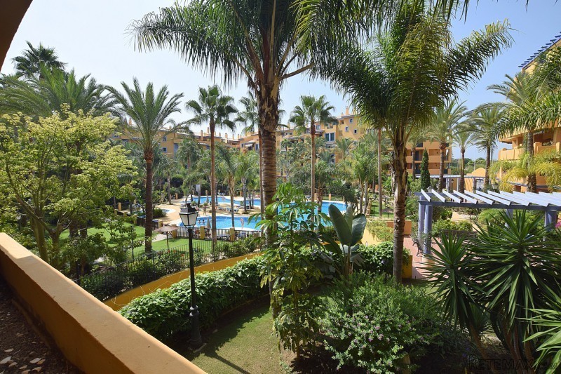 2 Bedroom Middle Floor Apartment