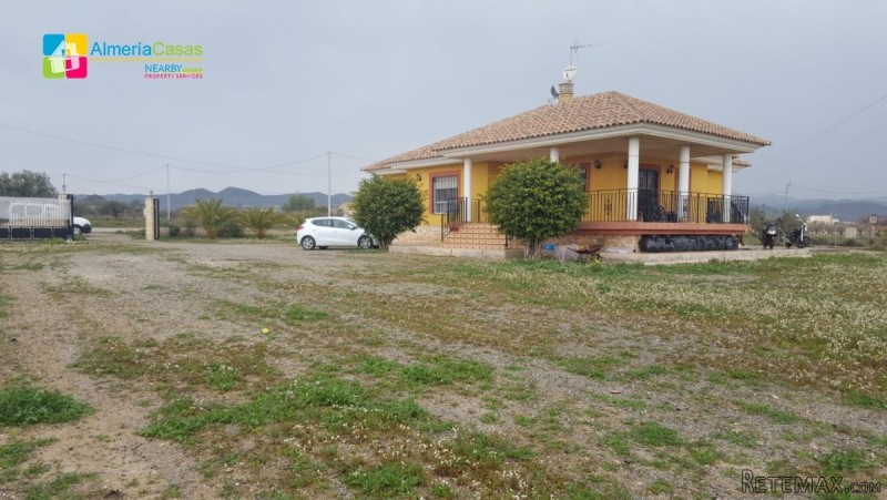 Villa For Sale In Puerto Lumbreras