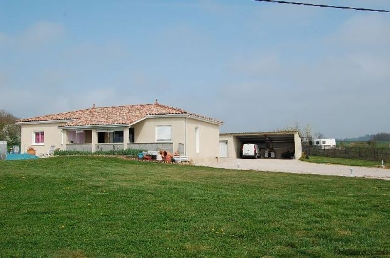 Single Story Villa With Garden..