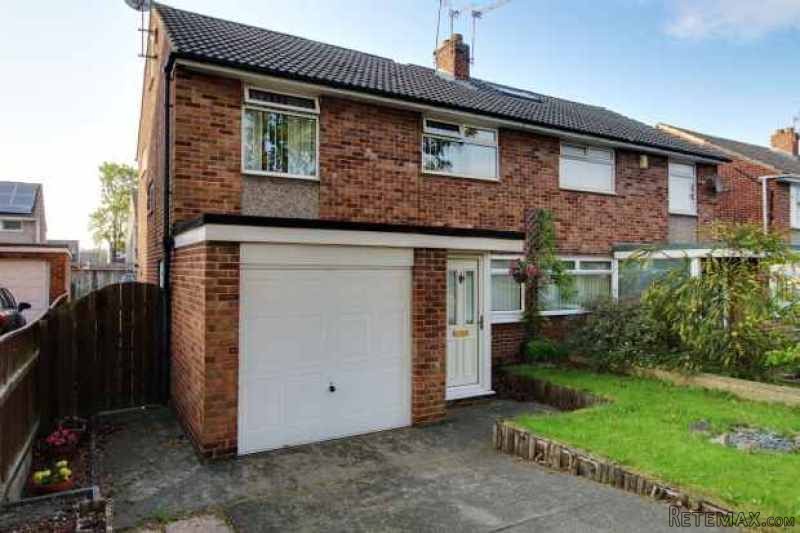 3 bedroom, Semi-detached House house..