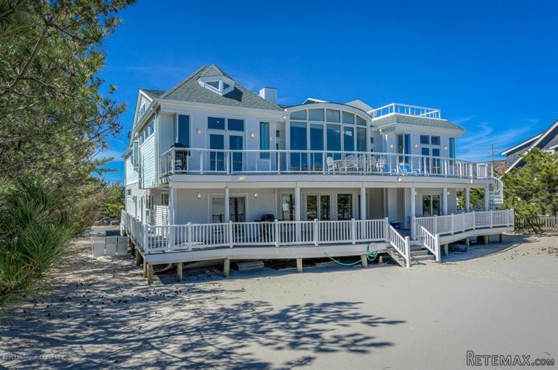 5 bedroom Detached House For Sale: 1547..