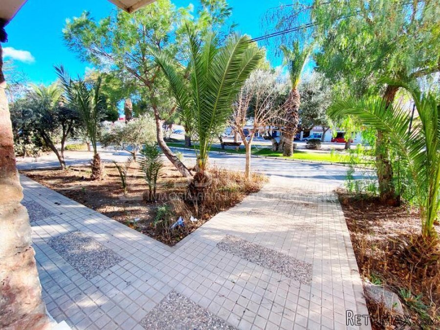 NEW LISTING TO VOSS HOMES - A large, two storey 4 bed, 3.. - 7