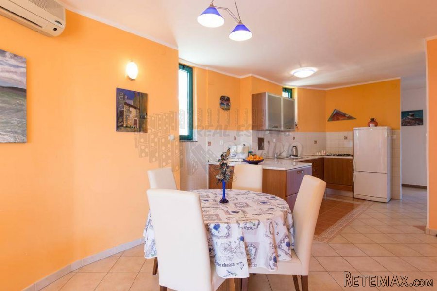 Penthouse u gradu Krku! Prvi red do mora!Tražena lokacija! - 8
