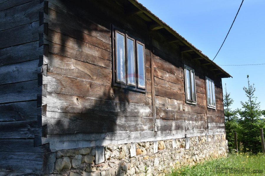 Generalski Stol,Seosko imanje, dvije kuće, 5600 m2