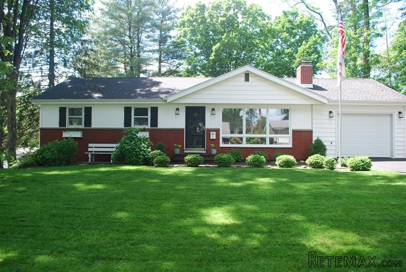 3 bedroom House For Sale: 4 Crowell Ave..