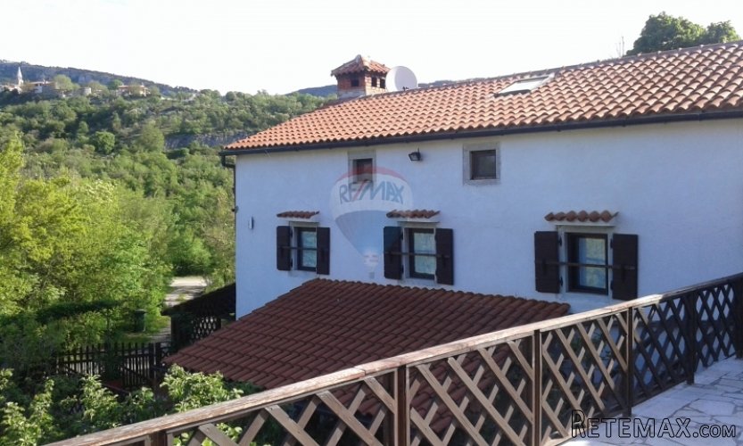 Okolica Roča, renovirana starina u prirodi