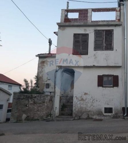 Baška - Batomalj - kuća 86m2, vrt 206m2 - 2