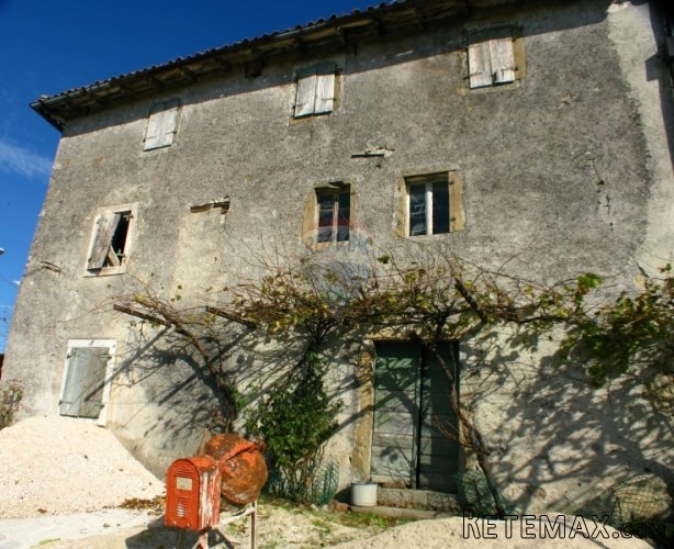 ISTRA, OKOLICA CEROVLJA KAMENA KUĆA I ŠTALA ZA ADAPTACIJU