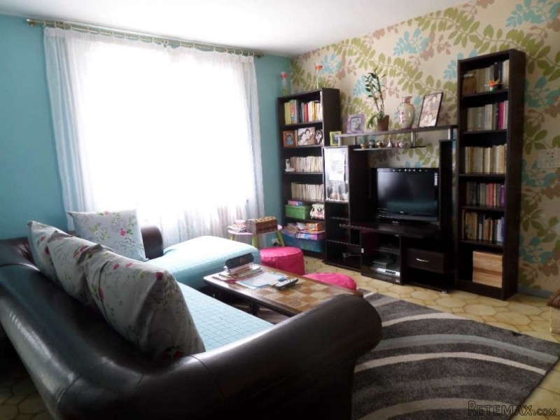 5 Bedroom House For Sale - 2