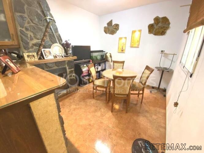 A spacious 3 bed, 1.5 bath two storey duplex of 116m2 with.. - 13