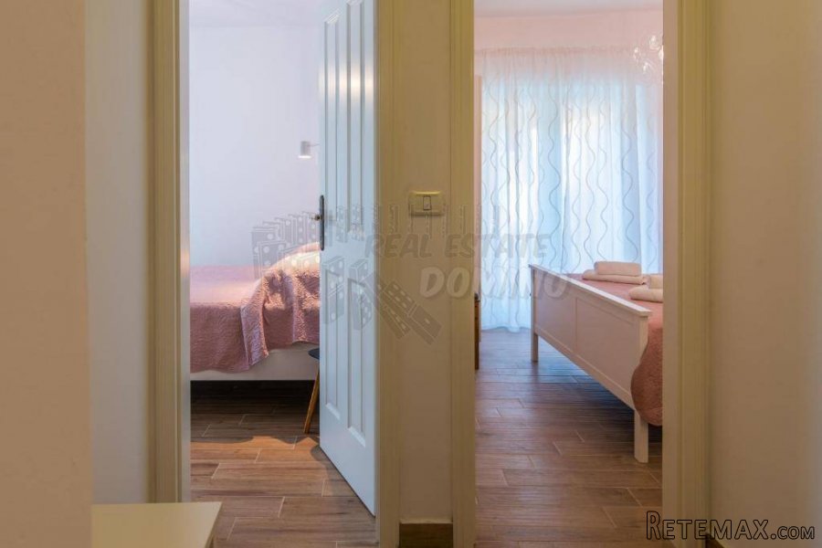 Šarmantna vila sa okućnicom od 3000m2 i bazenom! - 13