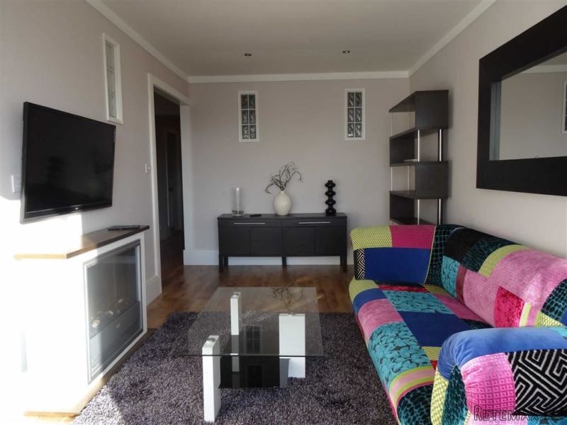 2 bed apartment in Marina Bay