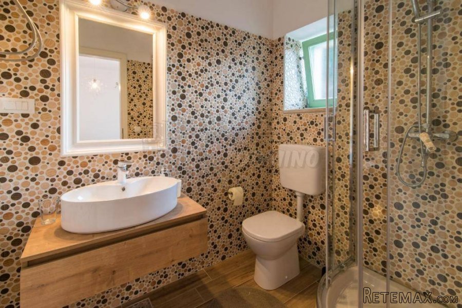 Šarmantna vila sa okućnicom od 3000m2 i bazenom! - 14