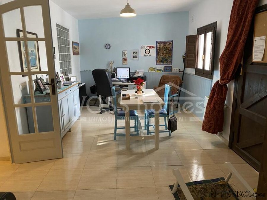 NEW & EXCLUSIVE LISTING TO VOSS HOMES - A large.. - 4