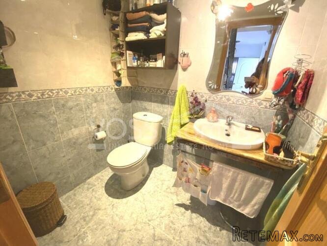 A spacious 3 bed, 1.5 bath two storey duplex of 116m2 with.. - 15