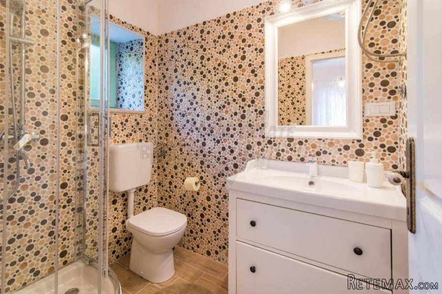 Šarmantna vila sa okućnicom od 3000m2 i bazenom! - 15