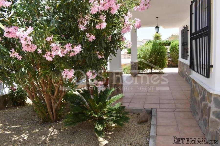 EXCLUSIVE TO VOSS HOMES - A spacious, light & airey 3 bed.. - 15