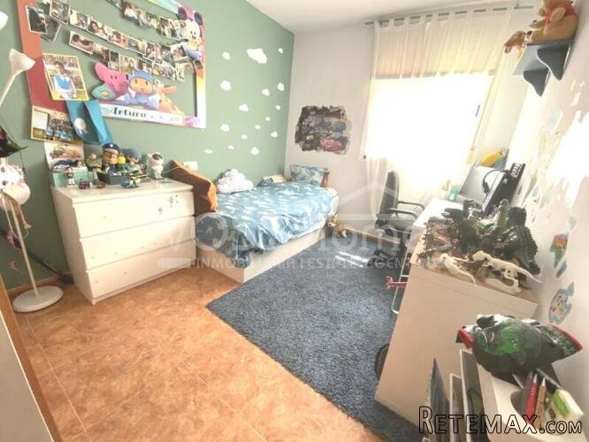 A spacious 3 bed, 1.5 bath two storey duplex of 116m2 with.. - 16