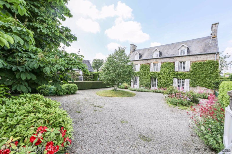 Character Stone House Set Edge Of..