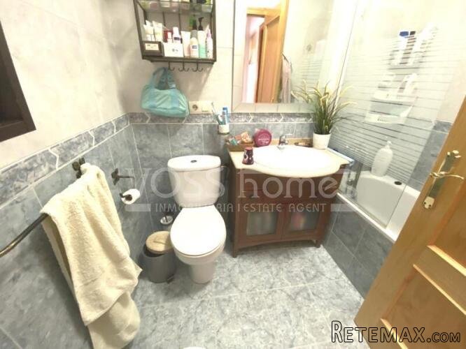 A spacious 3 bed, 1.5 bath two storey duplex of 116m2 with.. - 19