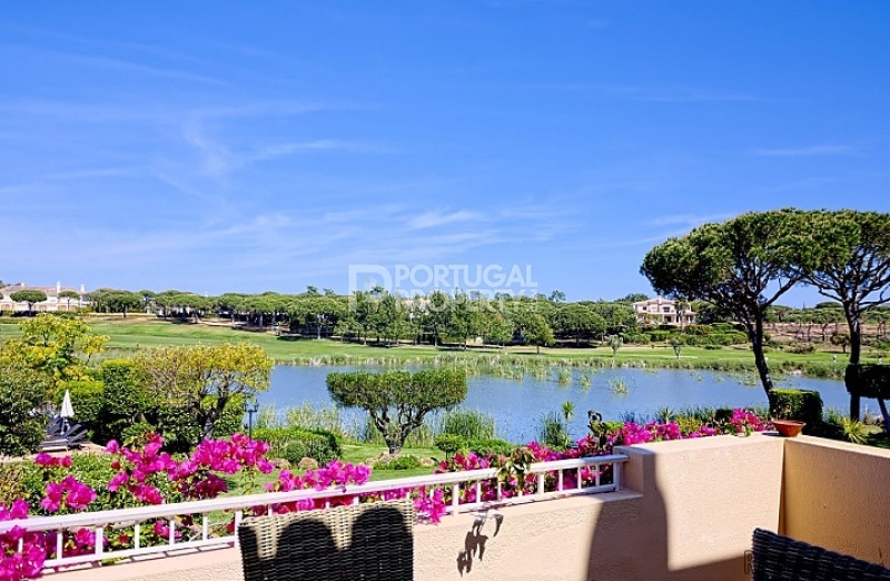 Apartment in Quinta do Lago with Views..