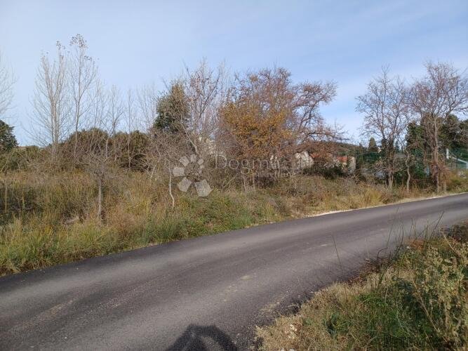 Rab, zemljište za parking ili suhu marinu - 2