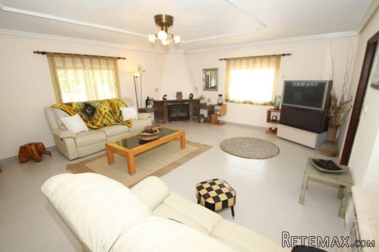 This unique finca with 2 guests houses on a plot of 2000m².. - 2