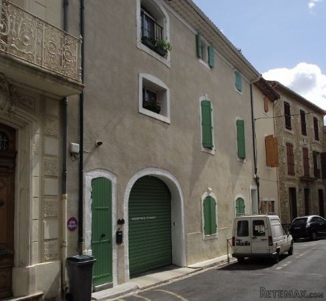 House with Independent Studio, Garage..