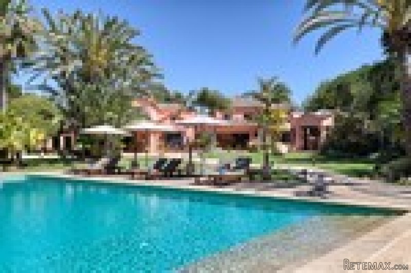 10 Bedrooms - Villa - Malaga - For Sale