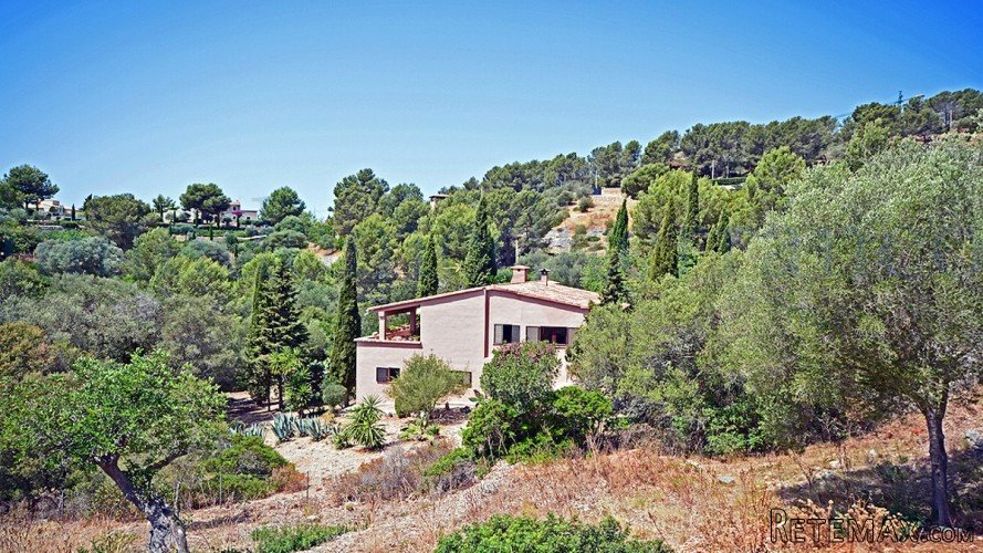 Villa in the prestigious area of Son Font, Calvia. The..