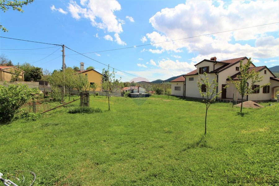 MATULJI,BREŠCA- ravno i ograđeno građevinsko zemljište 829 m