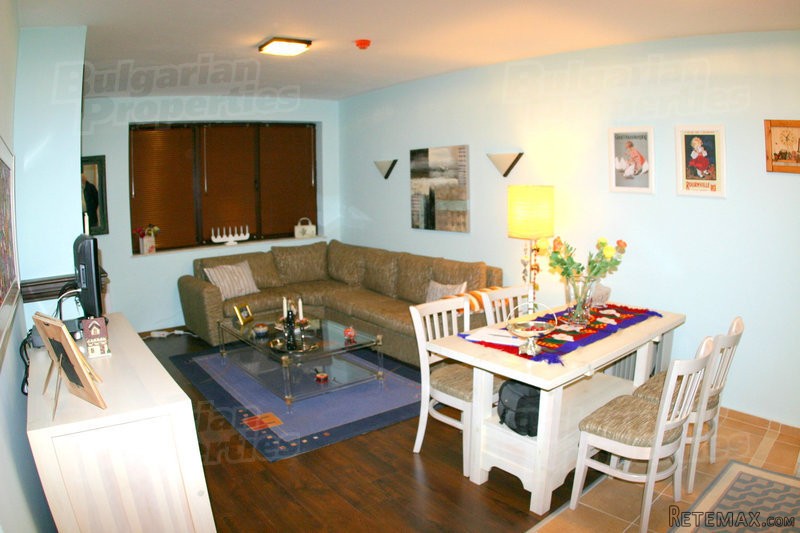 Stylishly Furnished Apartment Near The..