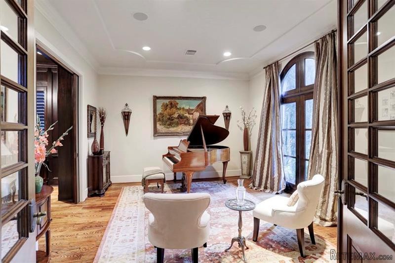4 bedroom House For Sale: 110 Ferndale.. - 2